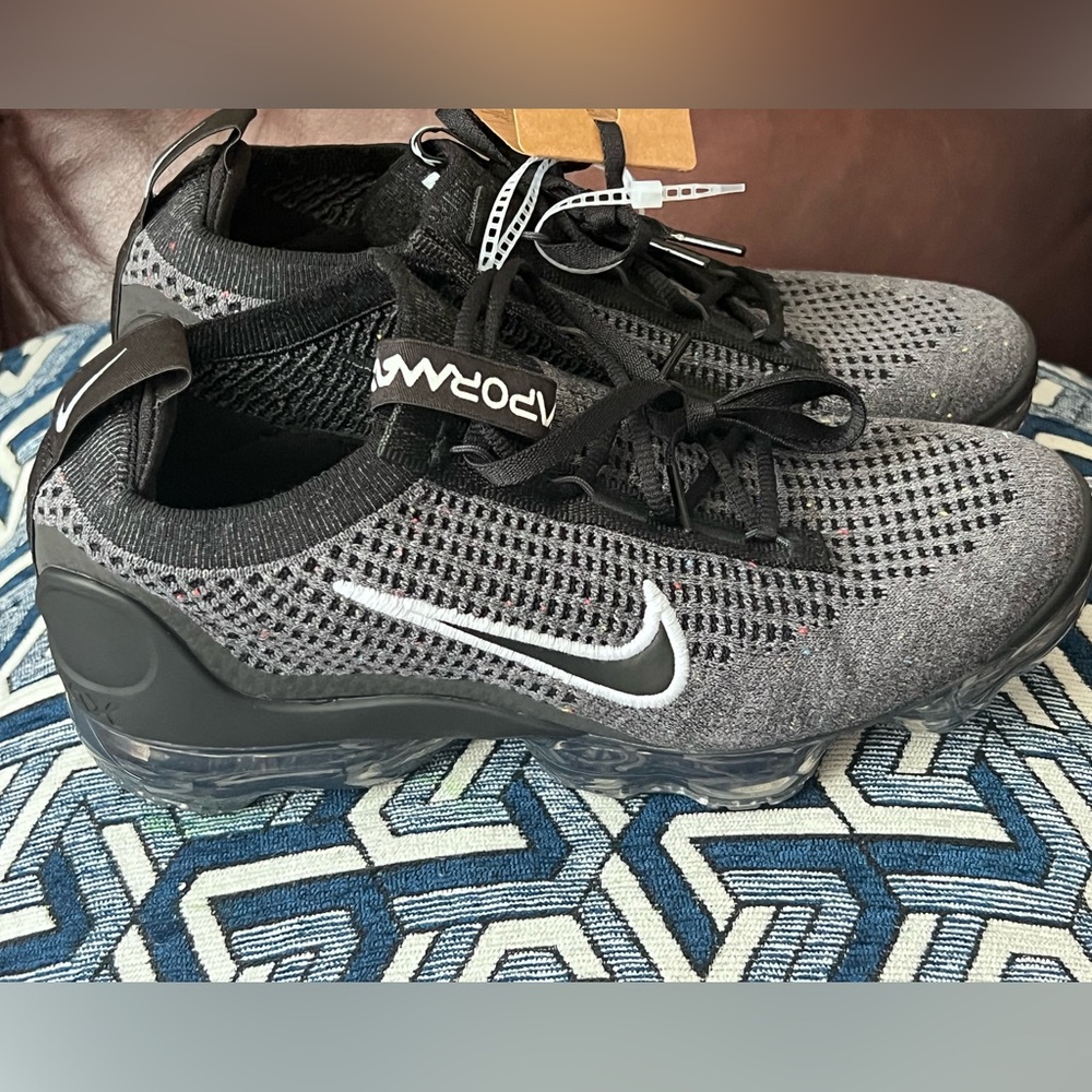 Nike Grey & Black VaporMax Flyknit Slip-On Sneakers